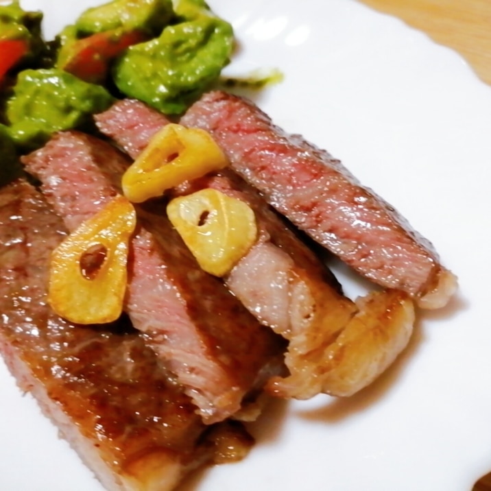 柔らかジューシー 牛ステーキの焼き方 レシピ 作り方 By はじゃじゃ 楽天レシピ